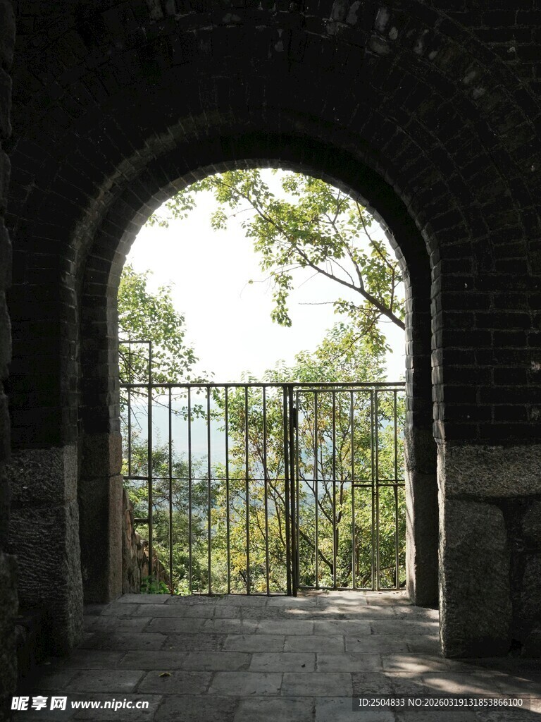 拱门望景
