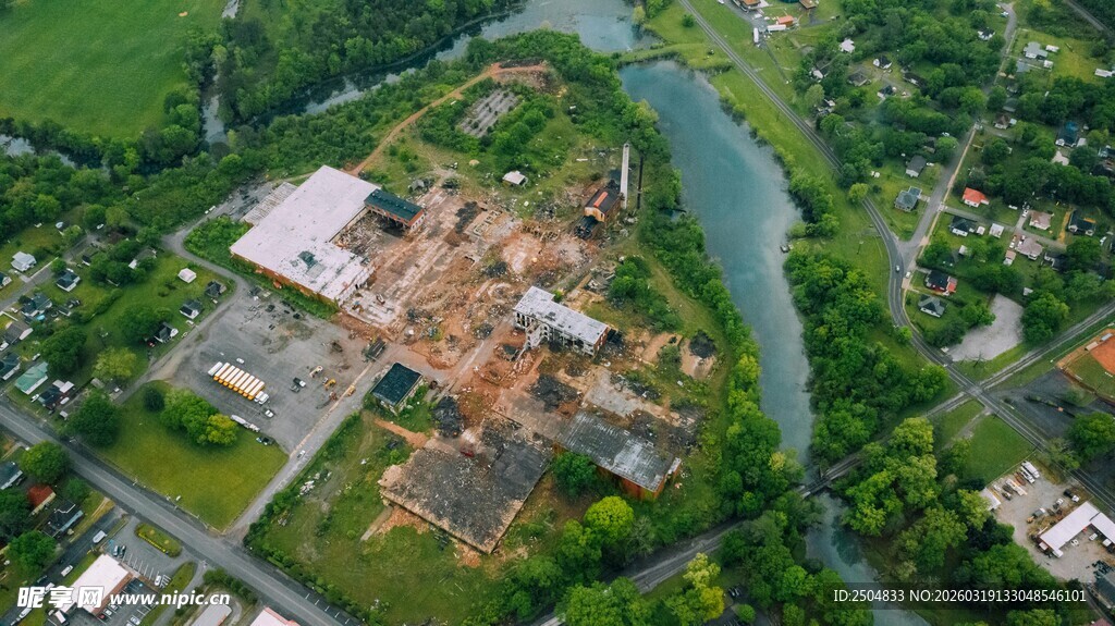 河畔建筑群鸟瞰景观