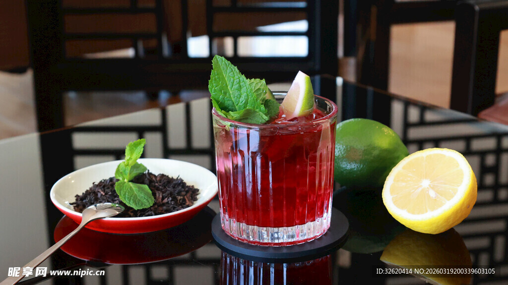 清新薄荷柠檬冰饮