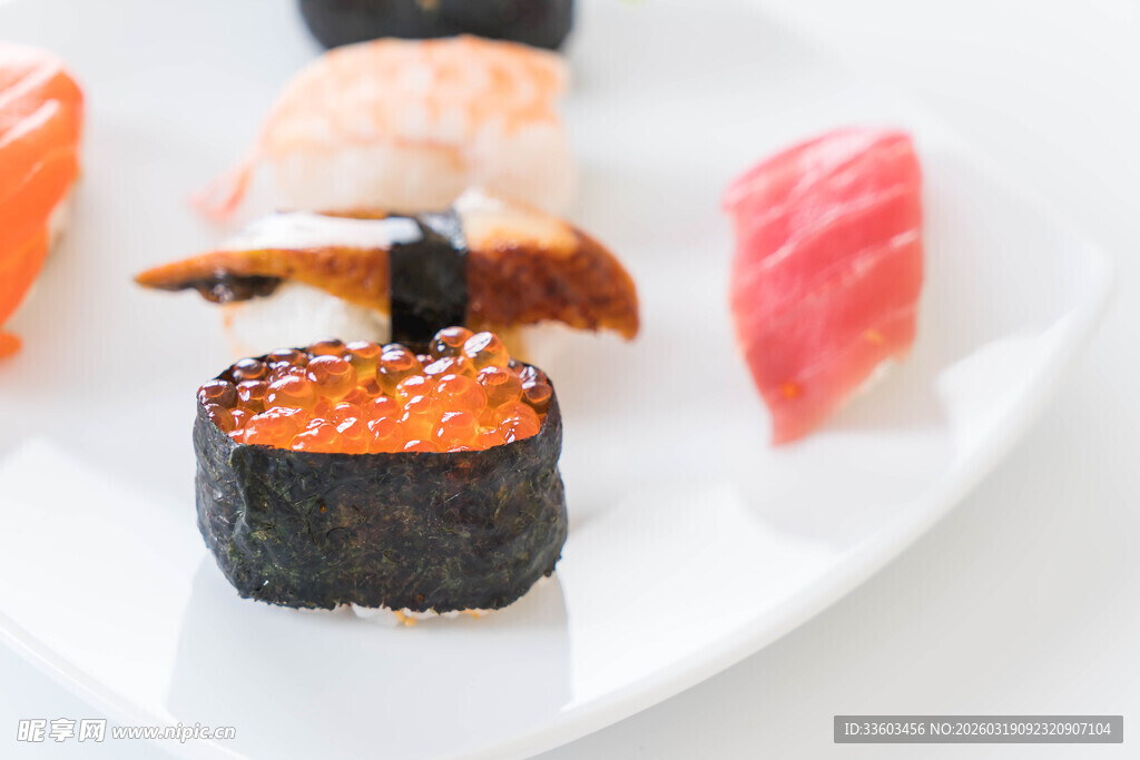 美味多样的寿司拼盘