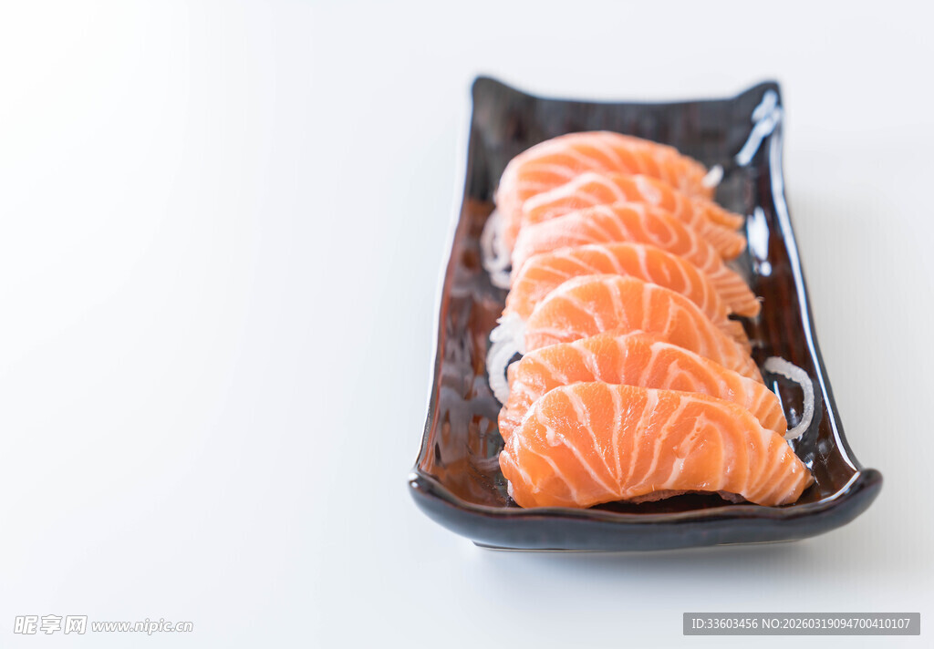 精致三文鱼刺身