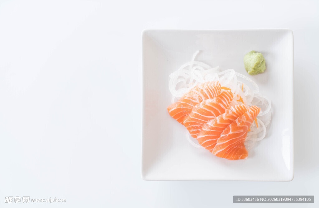 精致三文鱼刺身摆盘