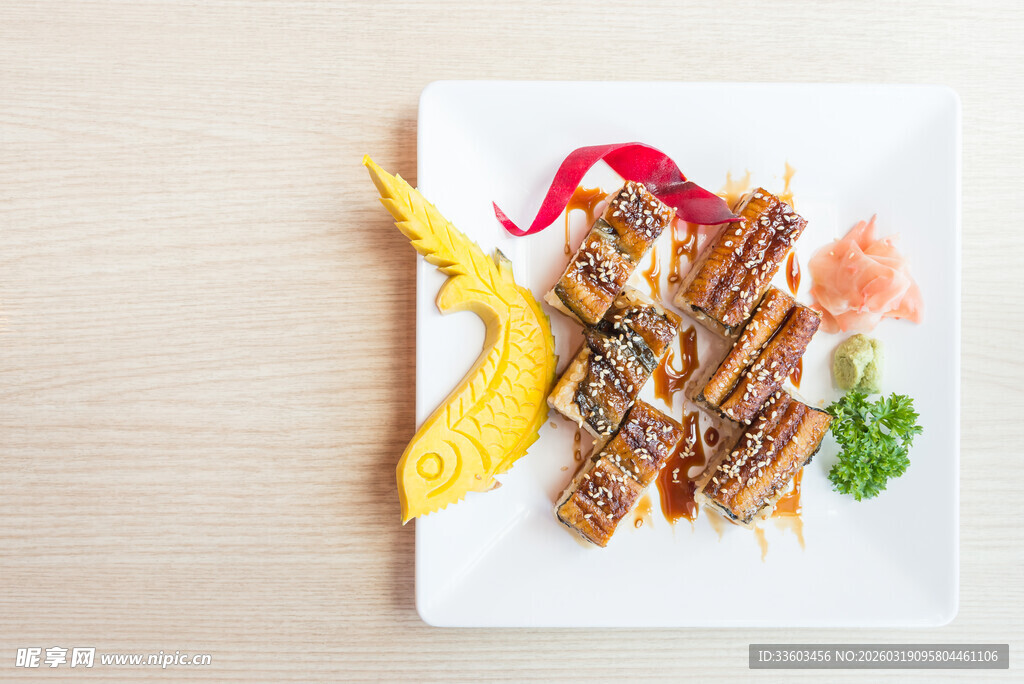 美味日式烤鳗鱼摆盘精致
