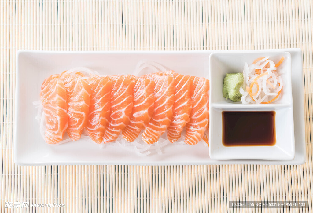 精致三文鱼刺身拼盘