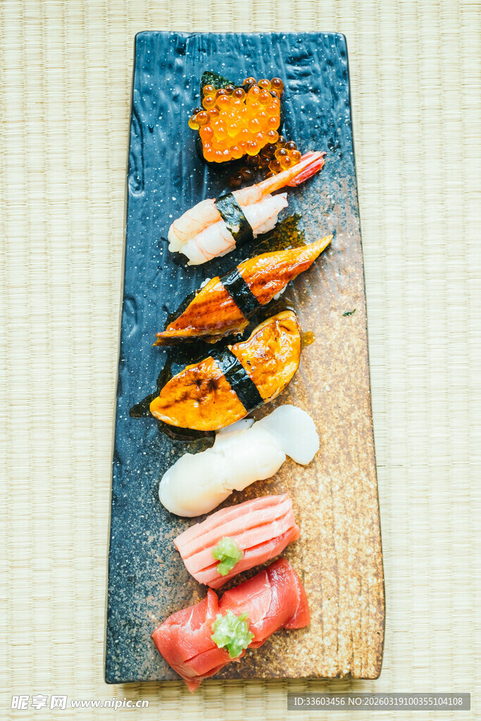 精致日式寿司拼盘