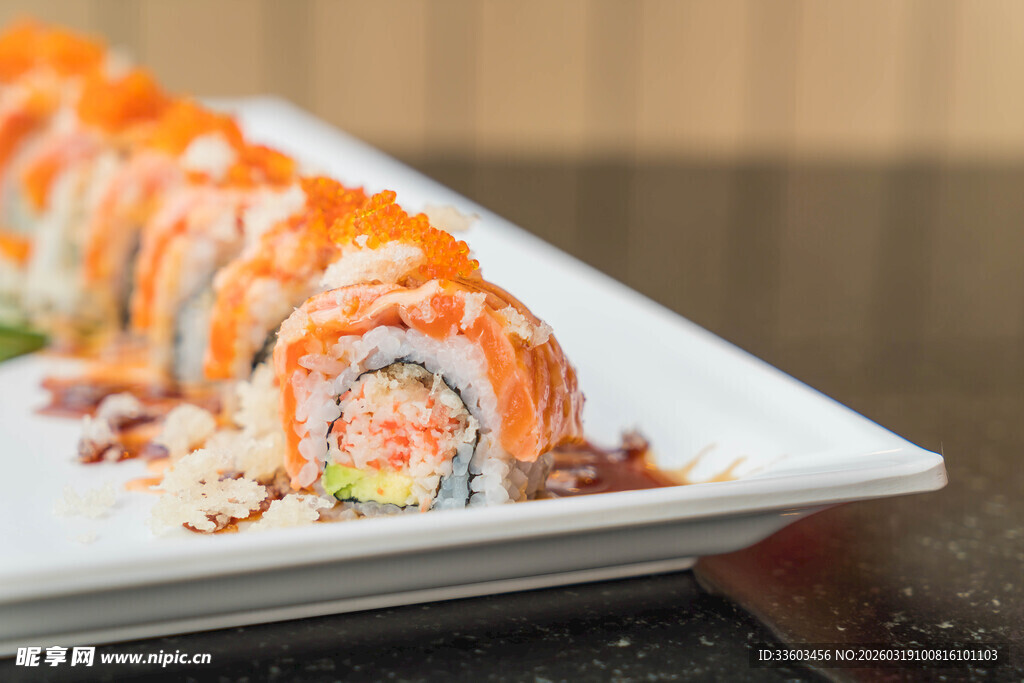 美味寿司卷摆盘展示