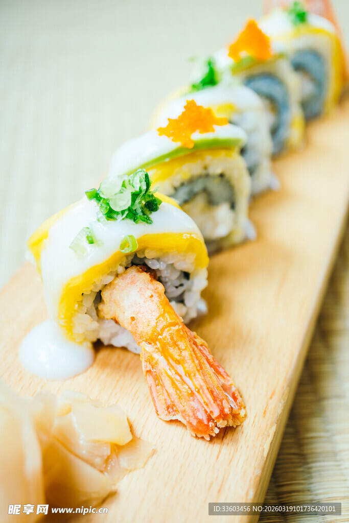 美味寿司拼盘展示