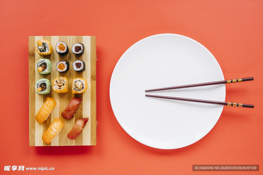 日式寿司摆盘与餐具