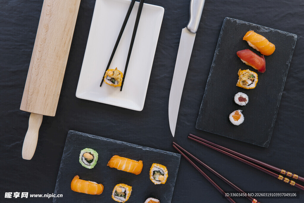 多样寿司与烹饪工具展示
