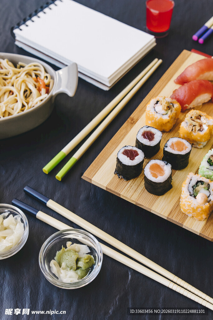 日式寿司美食摆盘展示