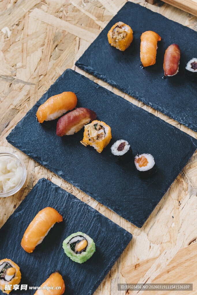 多样美味寿司拼盘展示