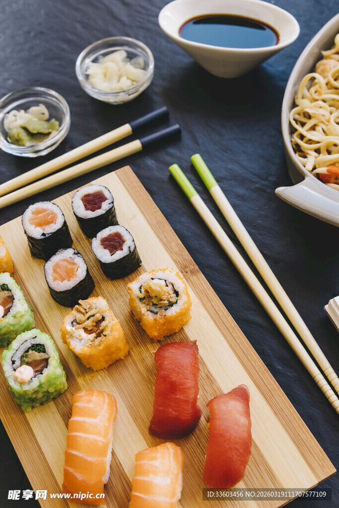 多样寿司拼盘