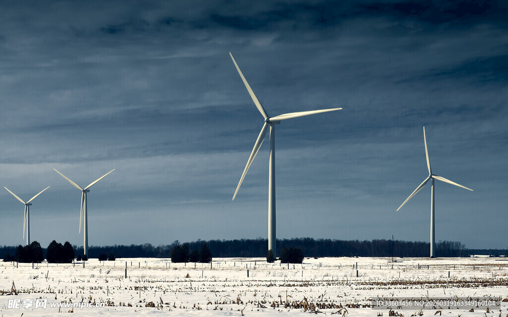 雪地中的风力发电机组