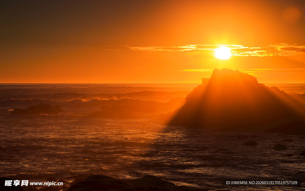 海上日出的壮丽美景