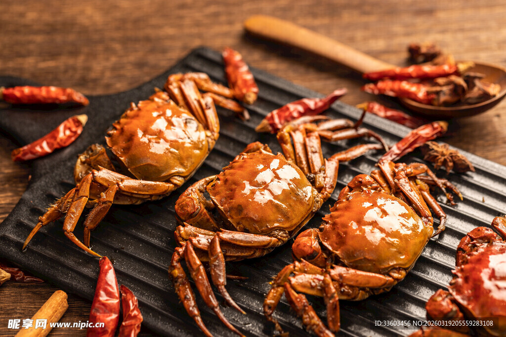 烤架上的美味大闸蟹