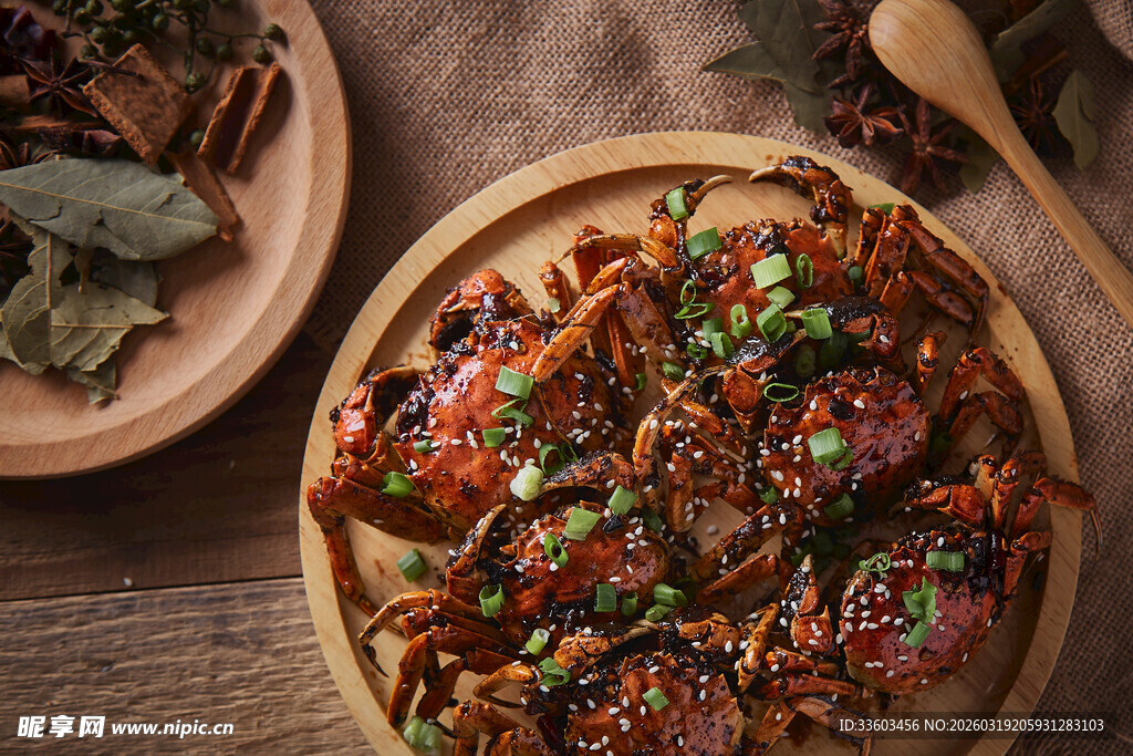 美味香辣炒田螺