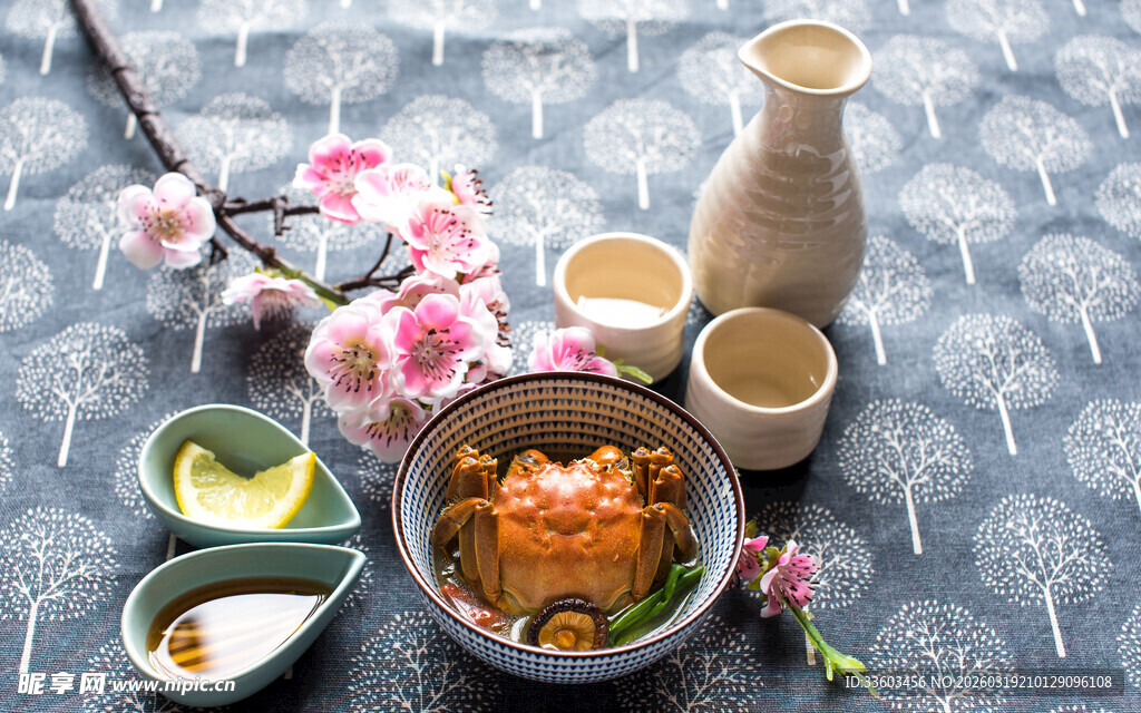 日式美食摆盘与樱花装饰
