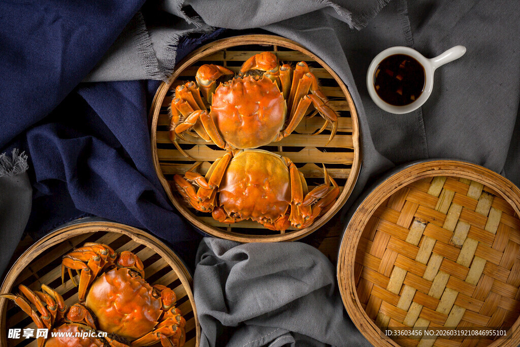 蒸笼里的美味大闸蟹