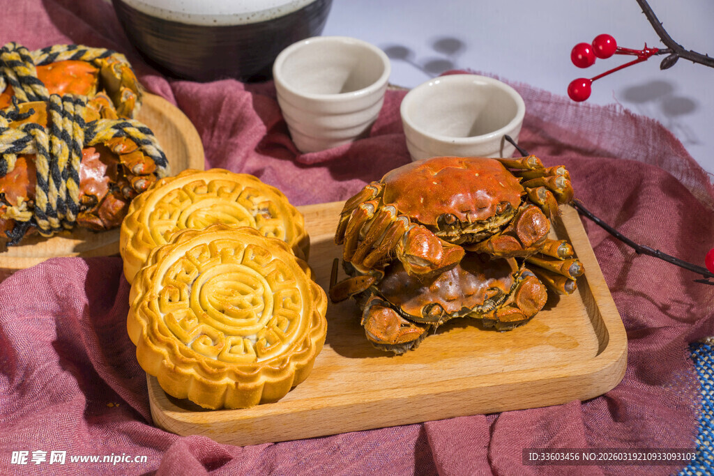 美味螃蟹搭配特色糕点