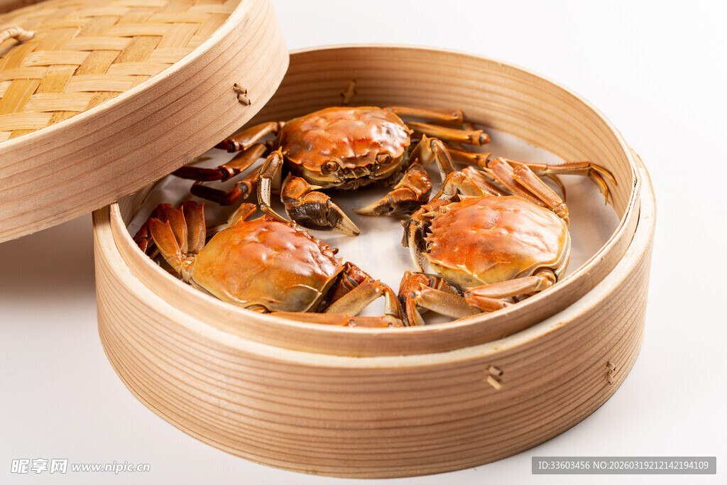 竹蒸笼里的美味大闸蟹