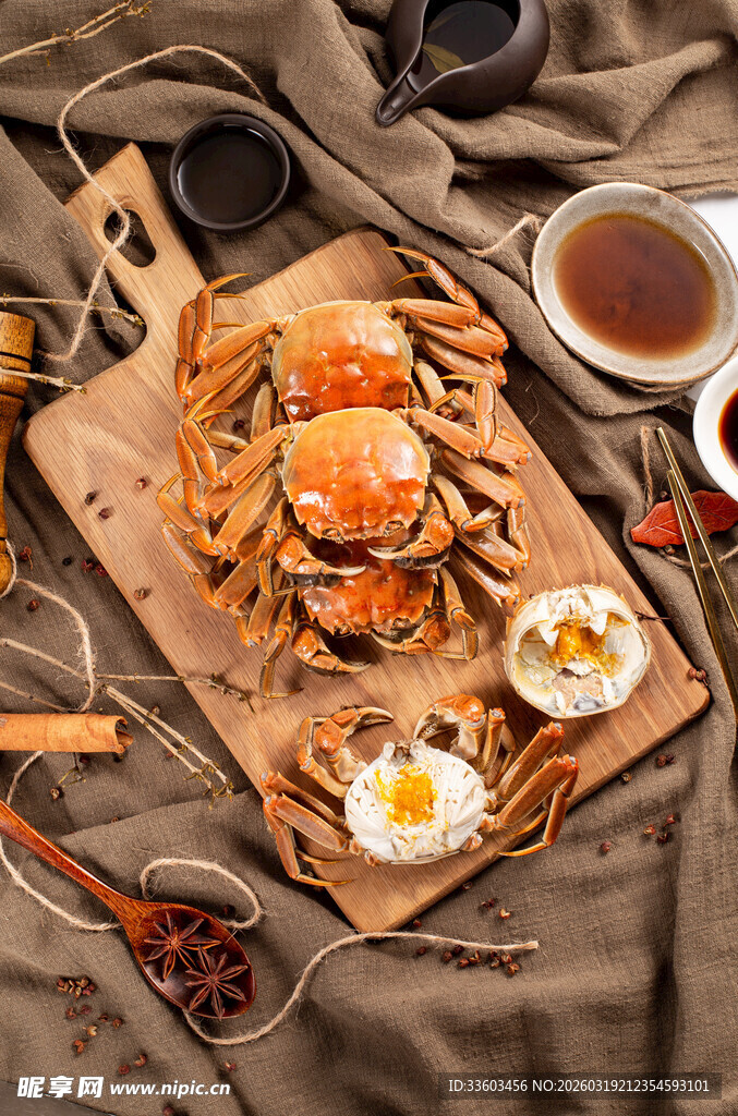 美味螃蟹餐搭配中式茶饮