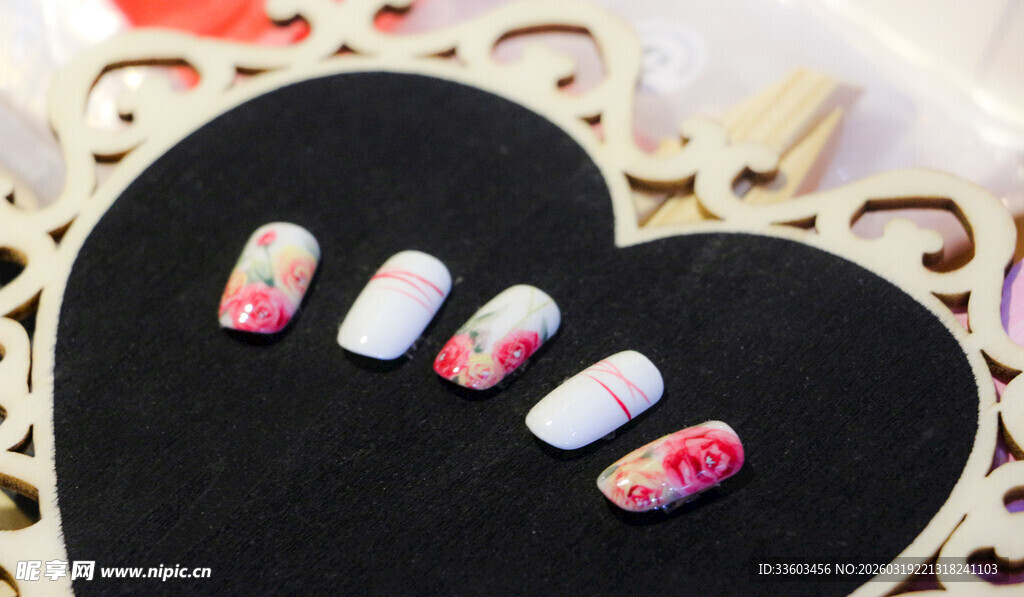 多彩花卉美甲成品展示