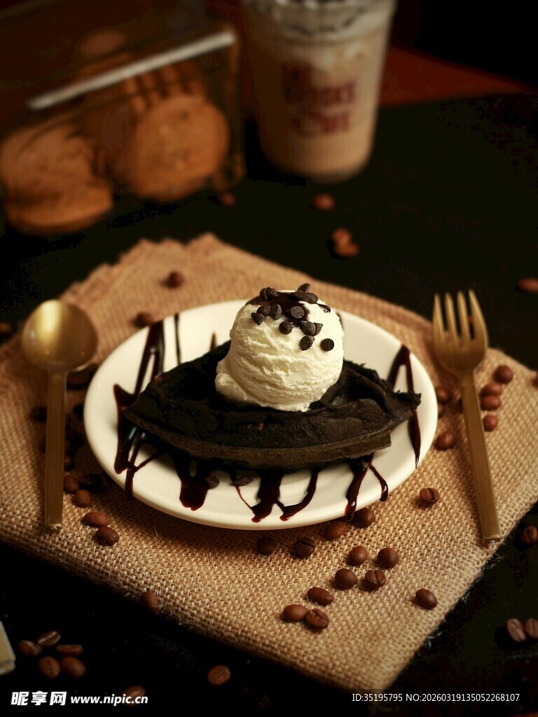 美味巧克力淋面甜点