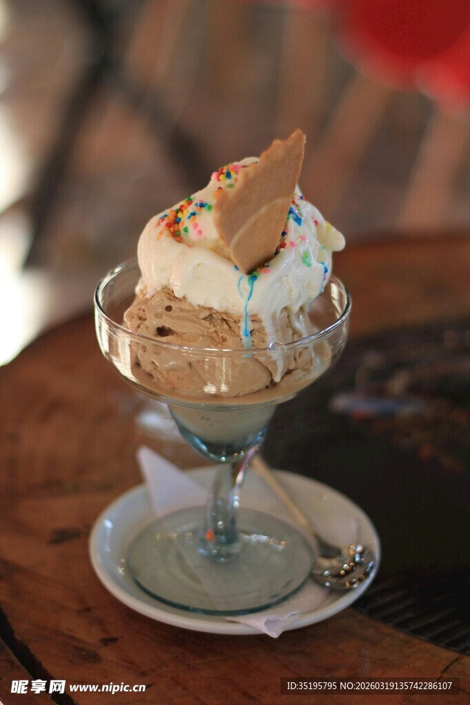 精致美味冰淇淋甜品