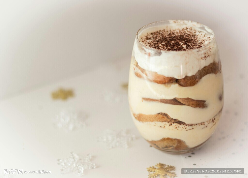 分层美味甜品视觉与味觉盛宴