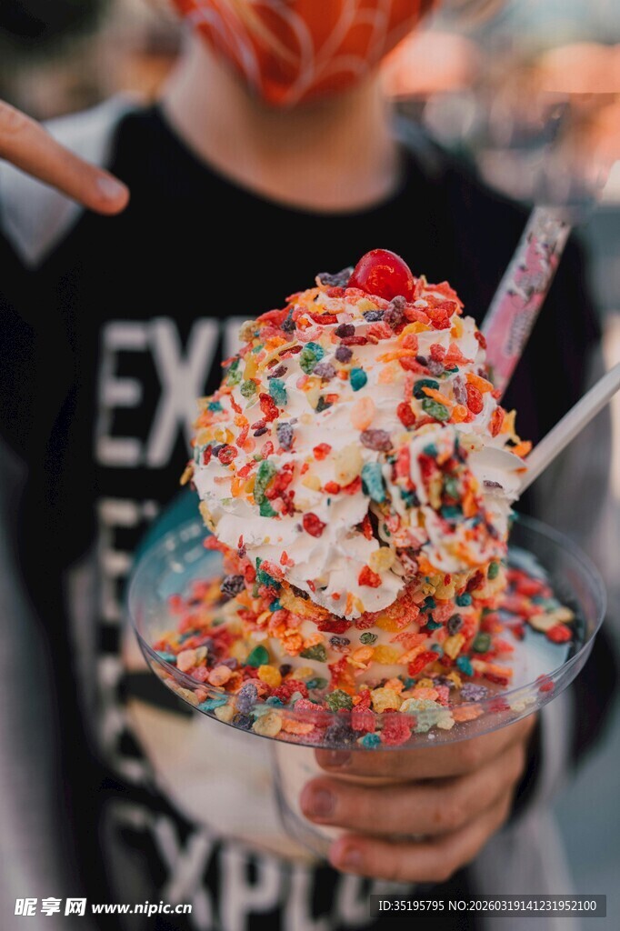 多彩缤纷的美味冰淇淋