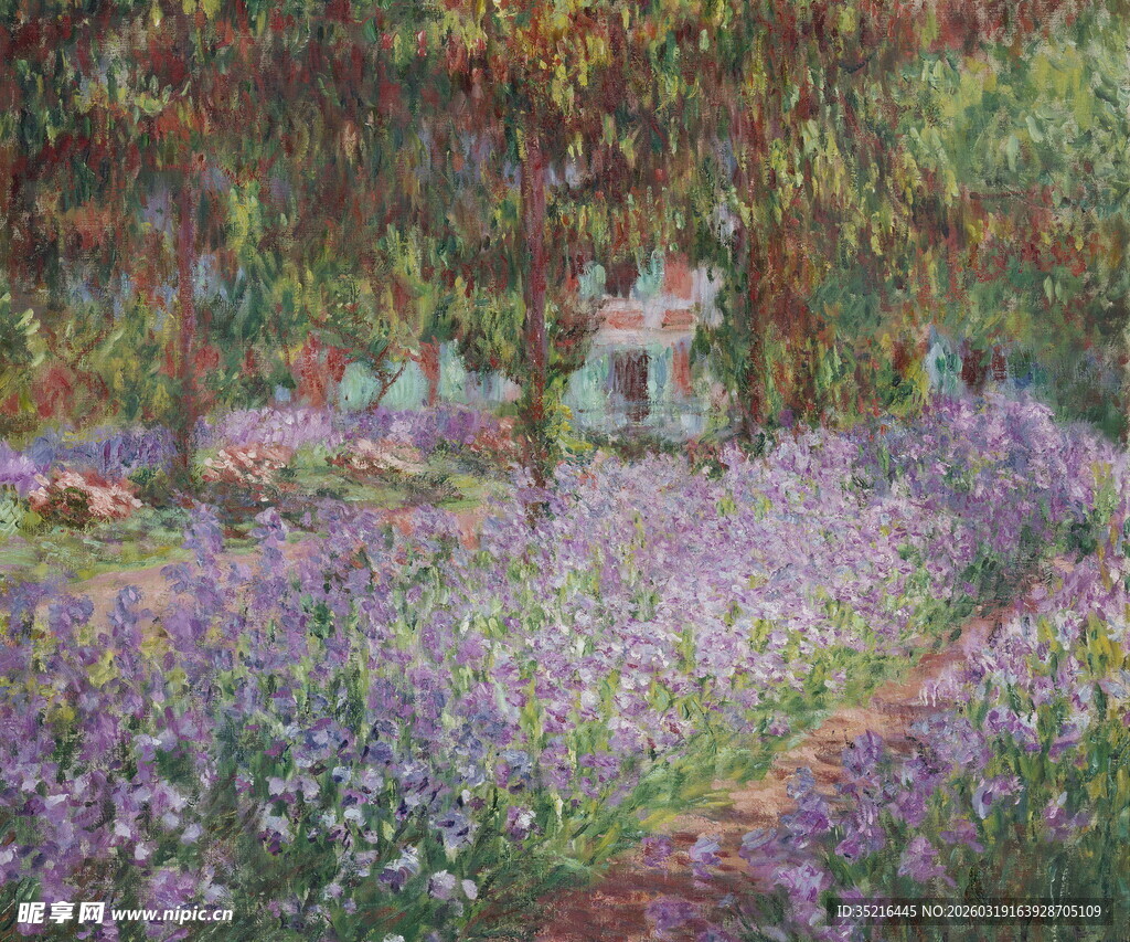 繁花盛开的梦幻林间小径