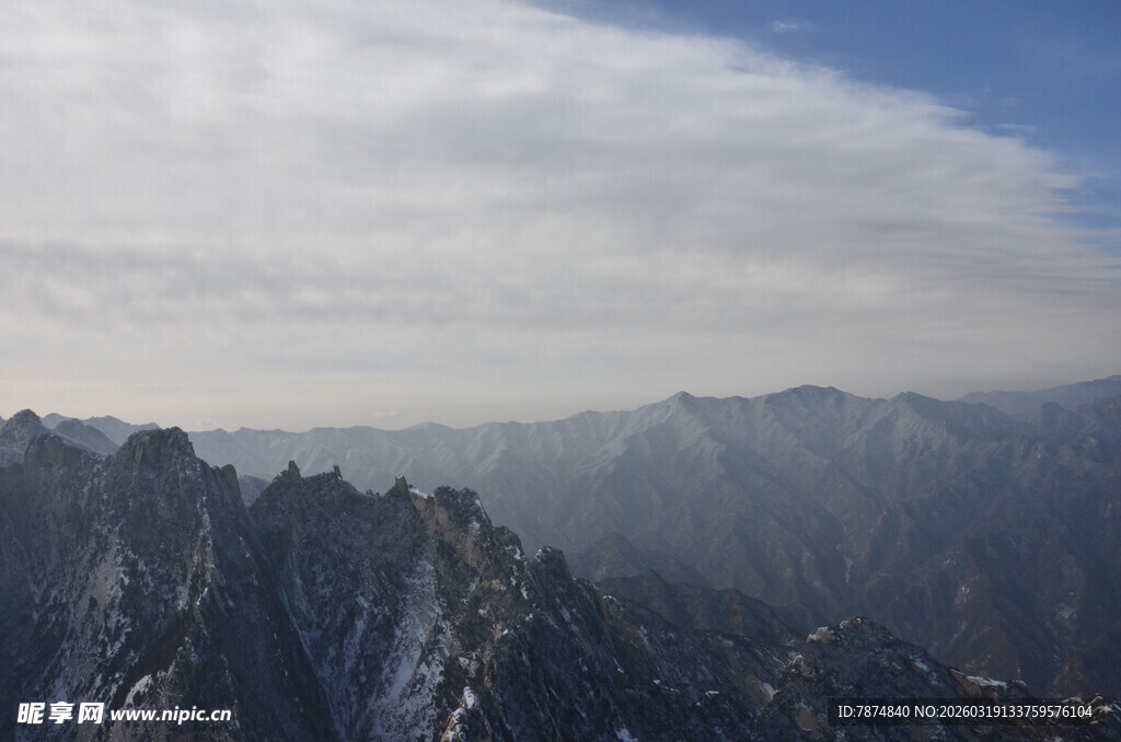 壮丽巍峨的高山云海景观