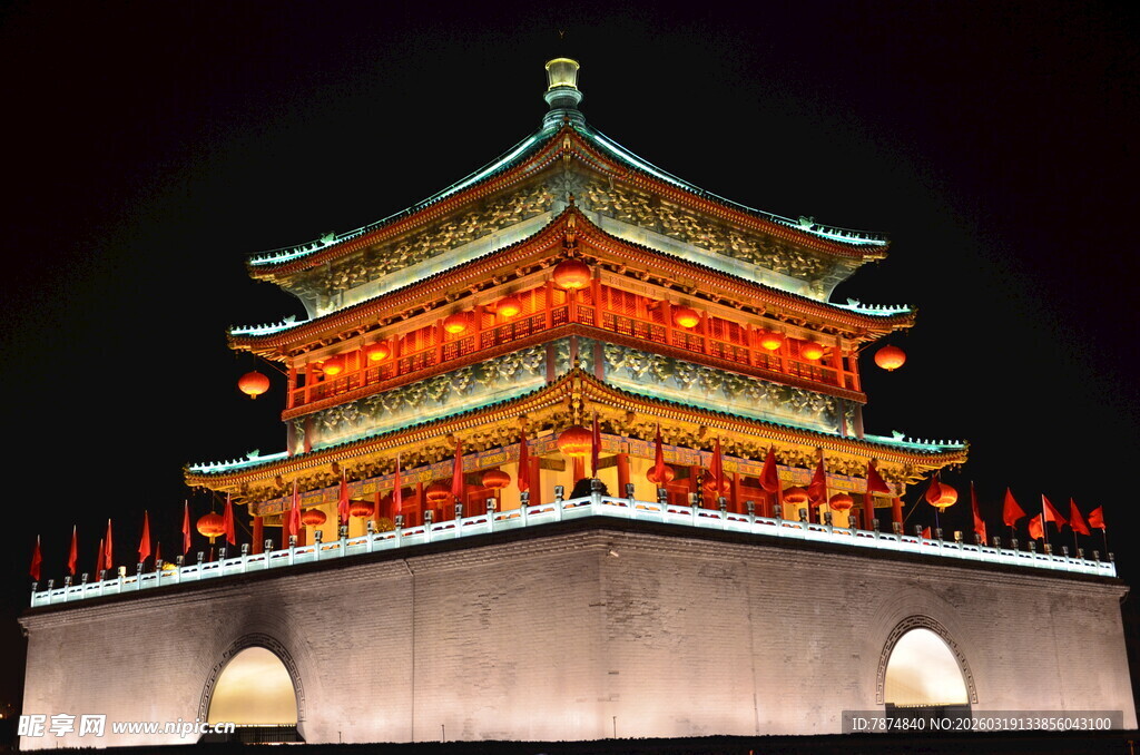 西安钟楼夜景璀璨