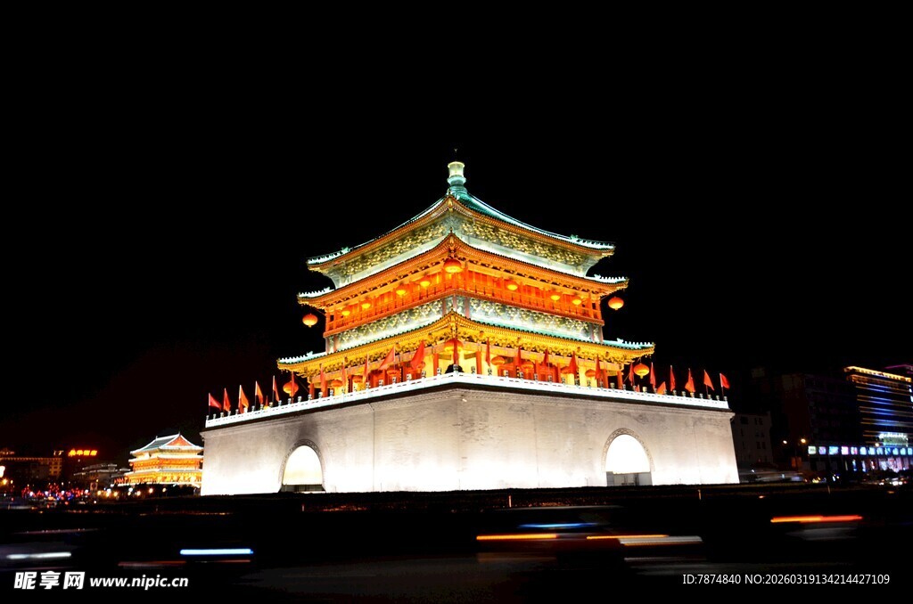 西安钟楼夜景璀璨迷人
