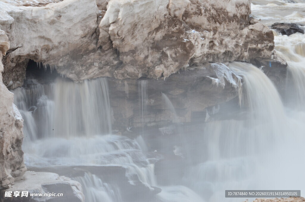 山间瀑布流水景观