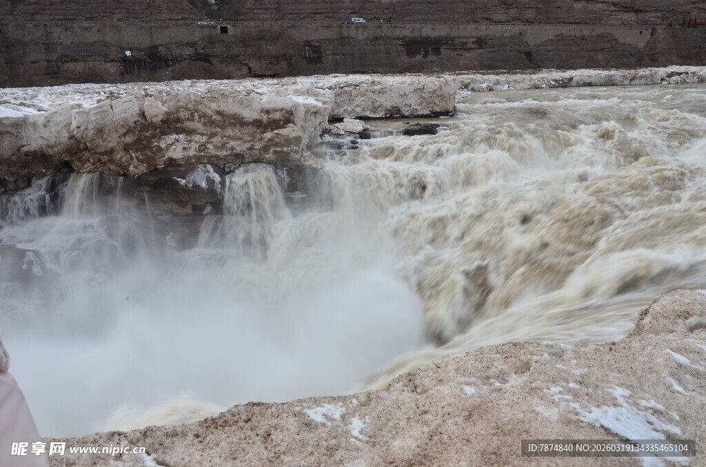 黄河壶口瀑布壮观景象