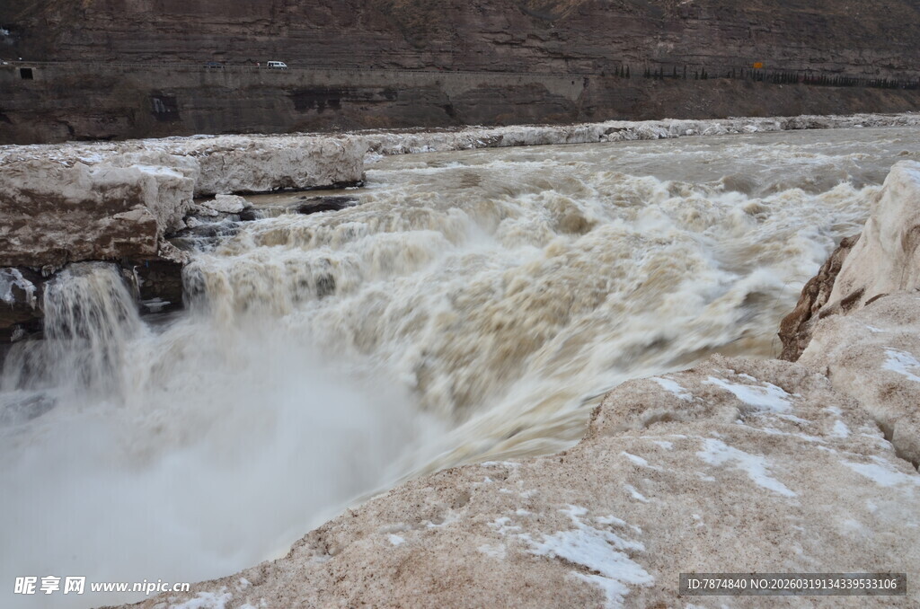 黄河激流奔腾之壮美景观