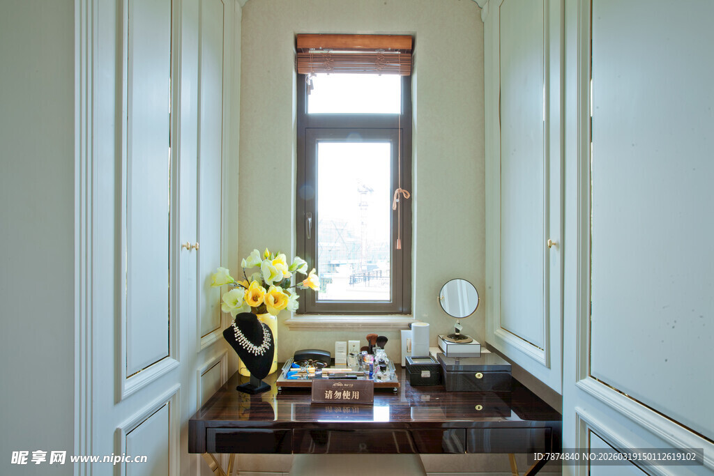 简约优雅的窗边装饰角落