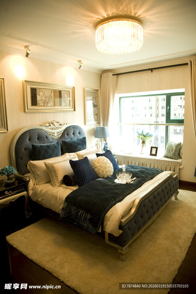 现代简约风格温馨卧室