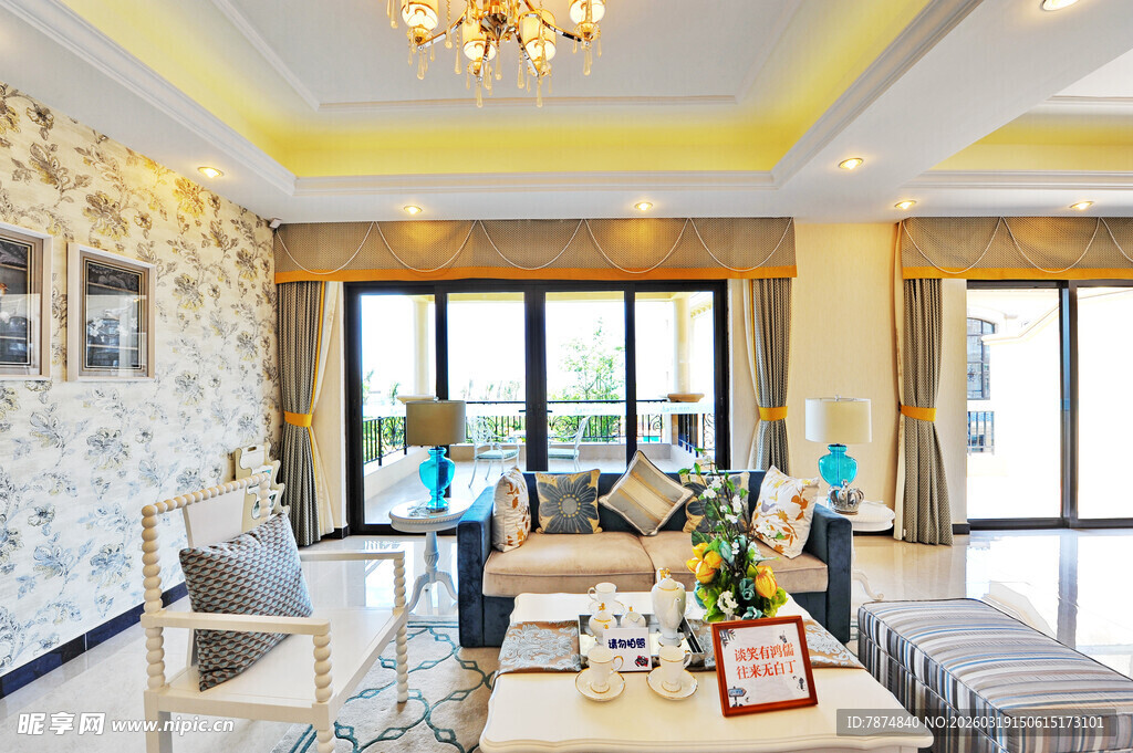 现代简约风格温馨客厅