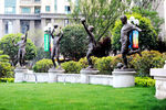 户外雕塑群 展现艺术魅力