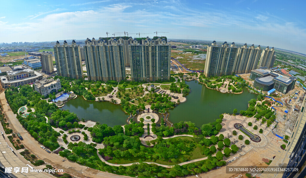 城市湖畔住宅区全景