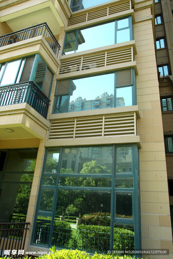 现代风格高层住宅外立面