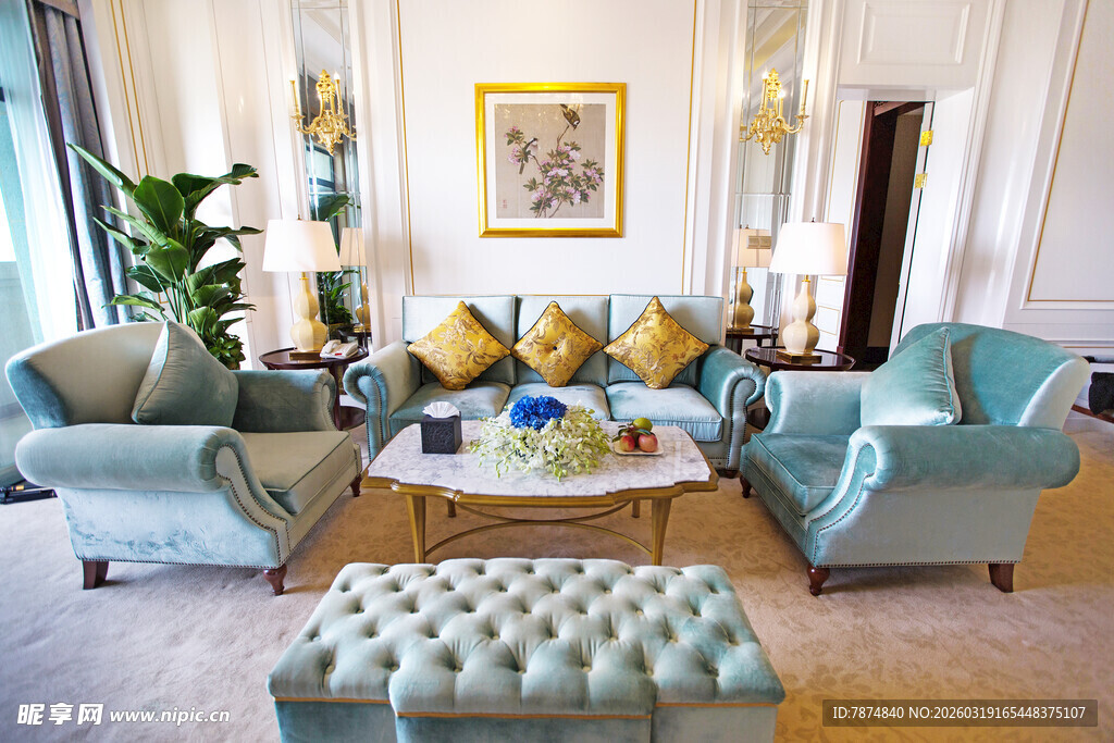 优雅奢华的客厅软装布置