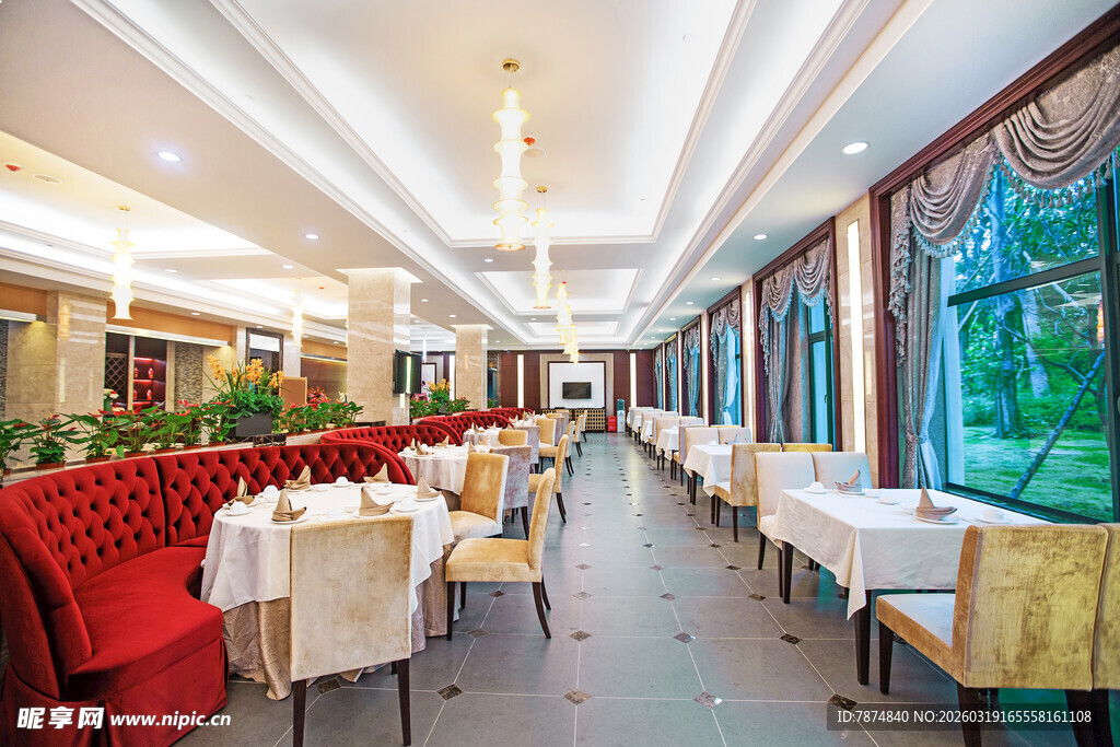 优雅宽敞的餐厅室内景观