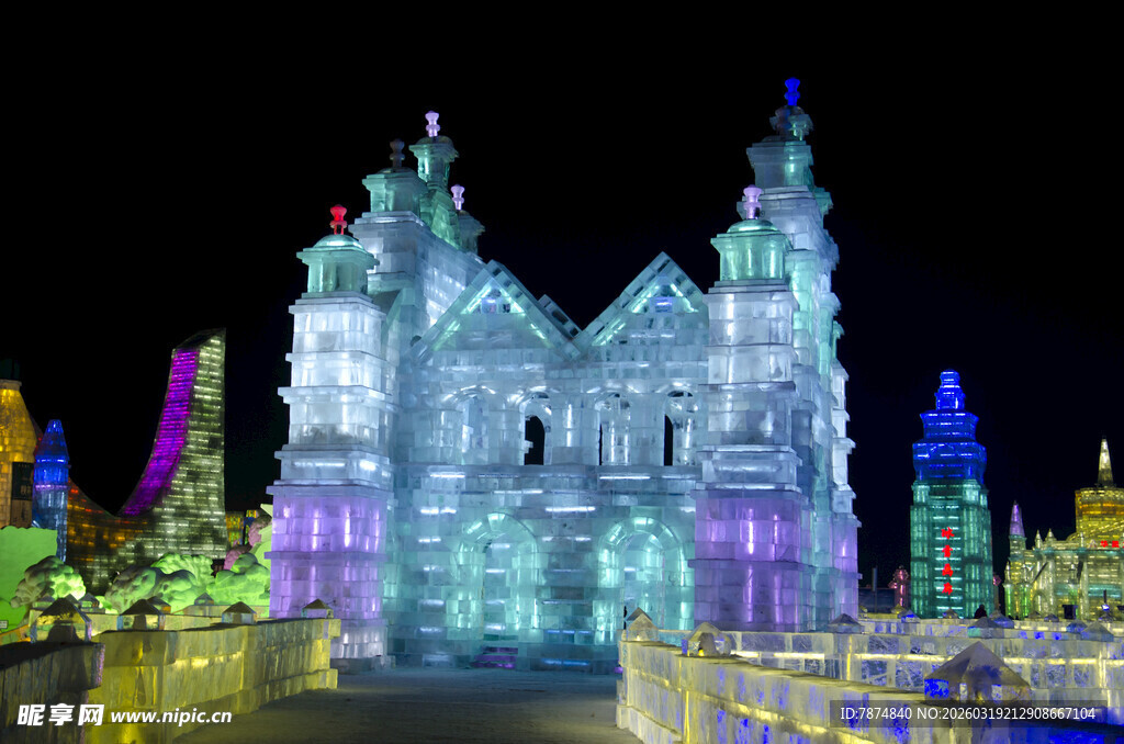 梦幻冰雕城堡夜景