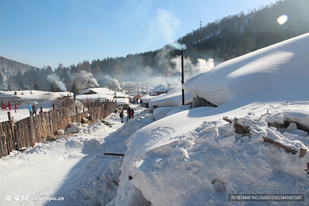 冬日山村雪景