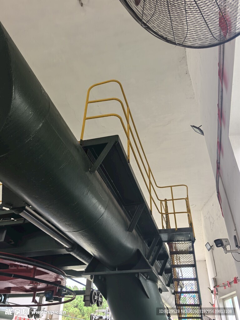 工业管道及检修梯场景