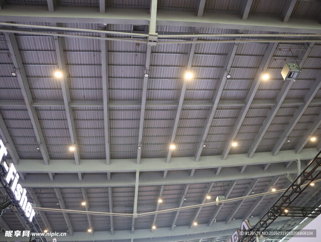 室内大型金属结构天花板