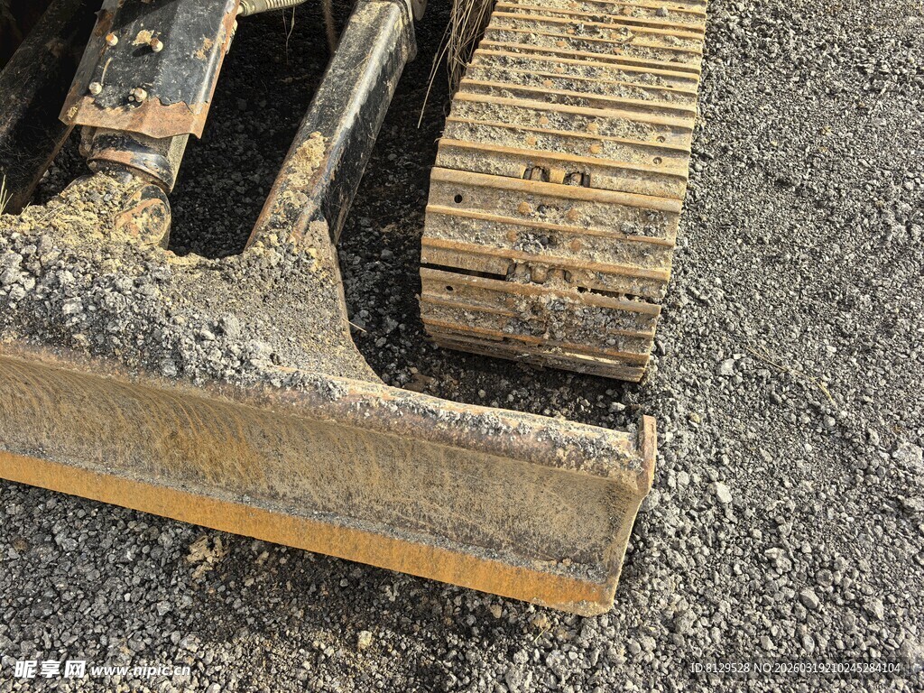 挖掘机履带特写